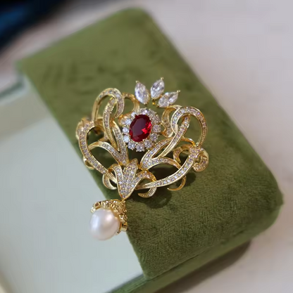 Elegant Pearl Brooch with Crystal – Vintage Women's Pin