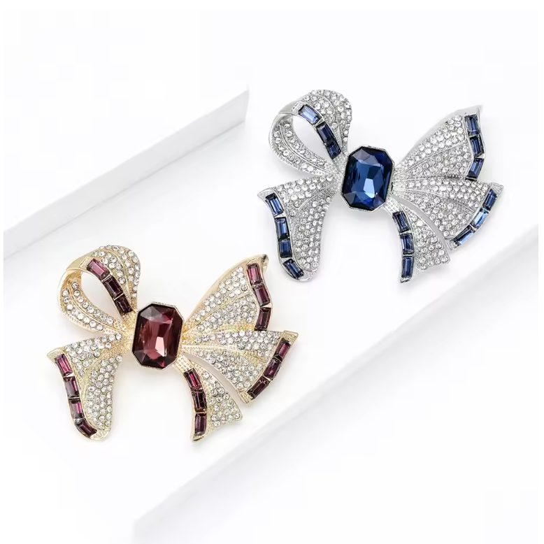 Luxury Crystal Bow Brooch – Elegant Palace Style Pin for a Royal Look