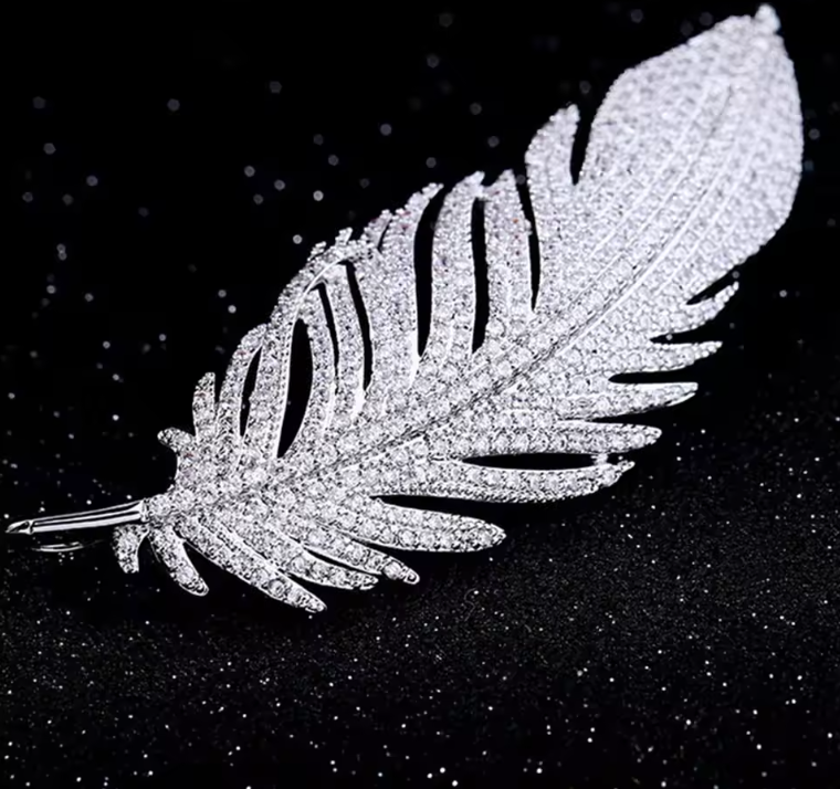 Luxury Crystal Feather Brooch – Elegant Pin for Women