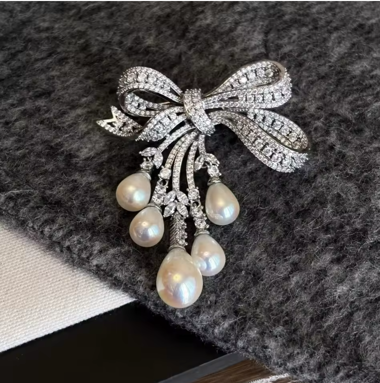 Luxury Crystal Bow Pearl Brooch – Elegant Ribbon Pin for Women