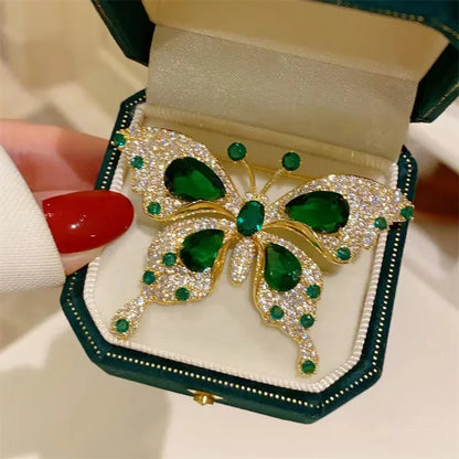 Elegant Emerald Butterfly Brooch – Luxury Crystal Pin