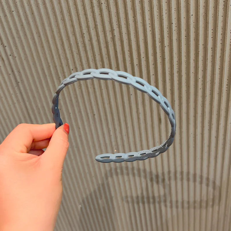 Elegant Matte Resin Hairband – Anti-Slip Hair Accessory for Women