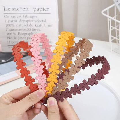 Matte Flower Cut-Out Headband – Stylish Hair Accessory for Women | Soft Acrylic Hair Hoop