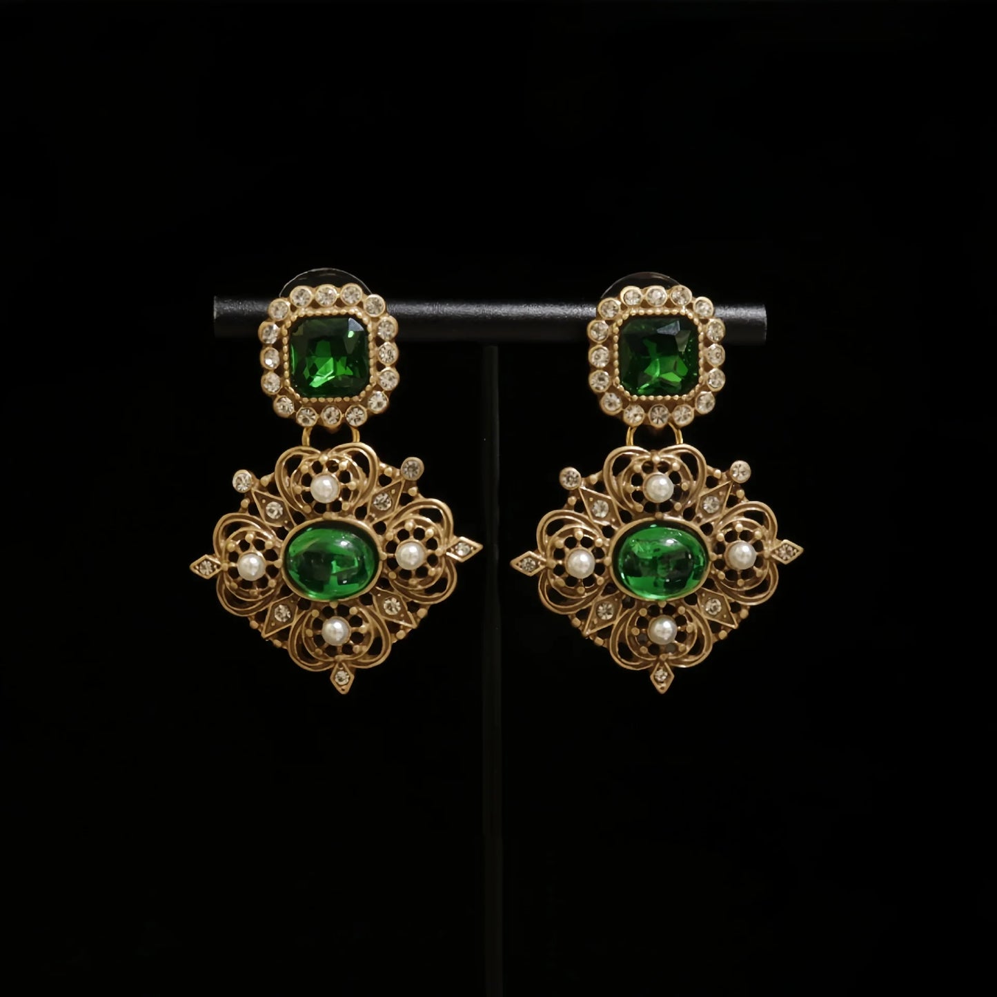 Royal Pearl Jewelry Set with Green Stone Accents