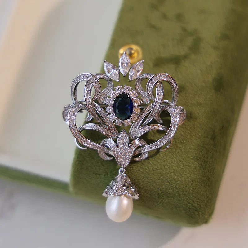 Elegant Pearl Brooch with Crystal – Vintage Women's Pin