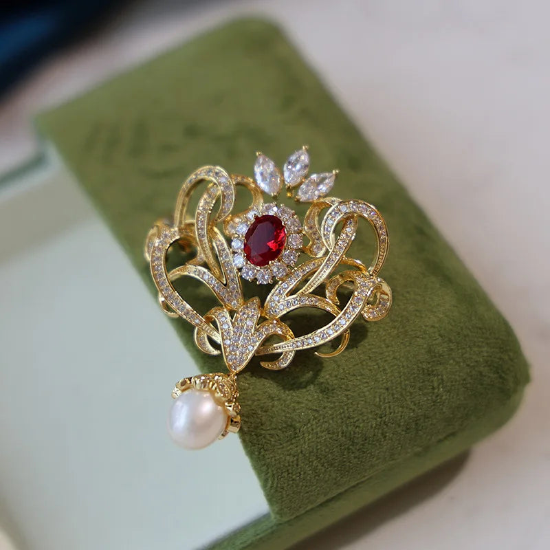 Elegant Pearl Brooch with Crystal – Vintage Women's Pin