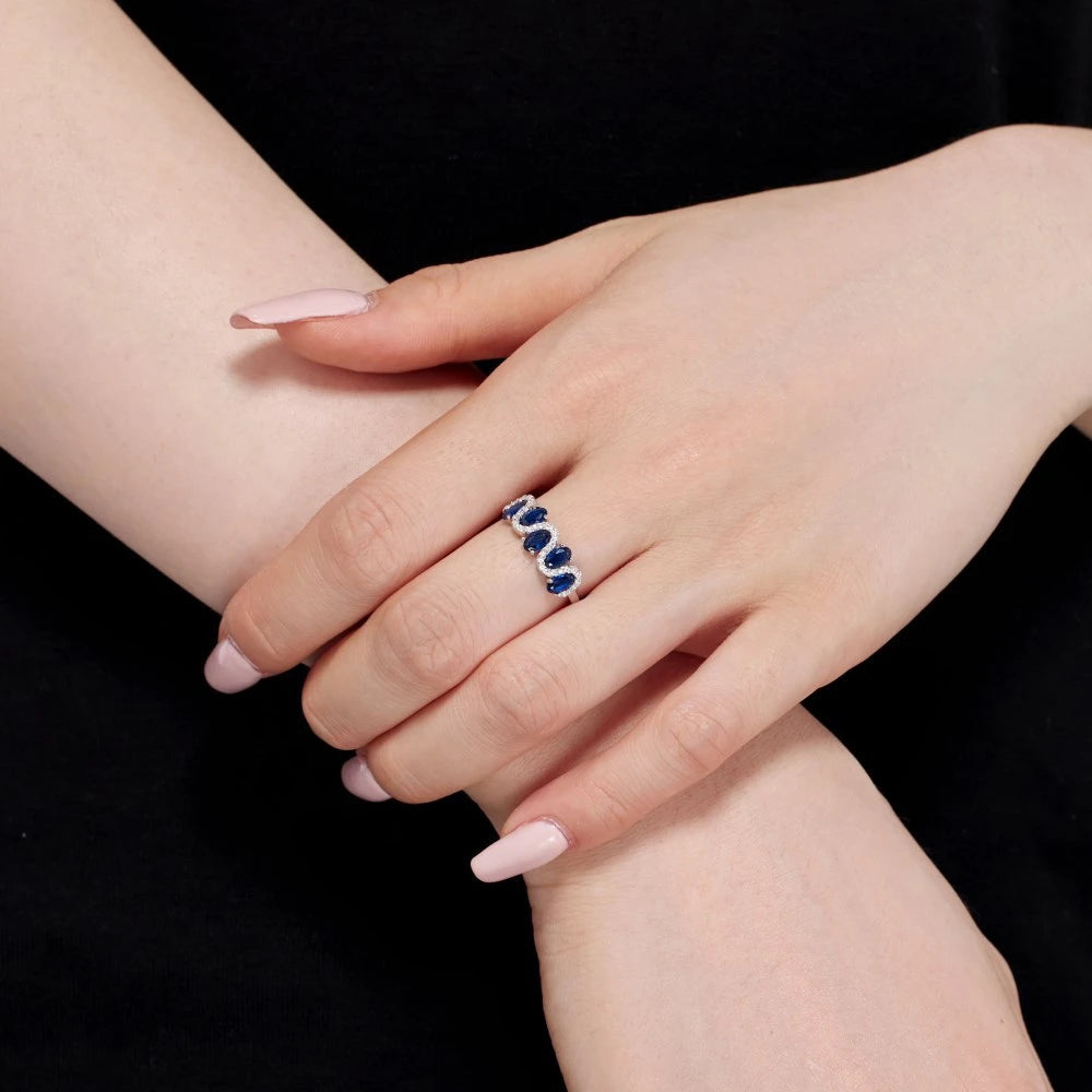 Elegant Women's Ring In 925 Sterling Silver, Adorned With High - Quality Gemstones