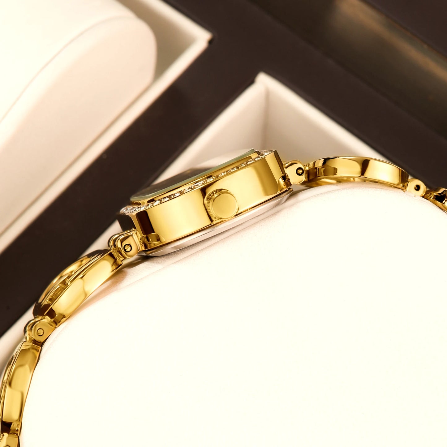 Luxury Crystal Women's Watch – Oval Quartz Bracelet Watch