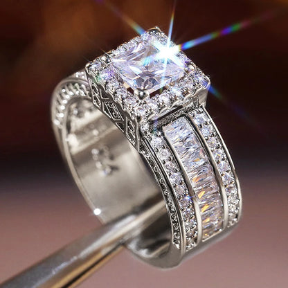 Luxury Women’s Ring – Sparkling Cubic Zirconia, Perfect for Weddings & Special Occasions