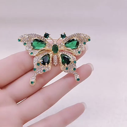 Elegant Emerald Butterfly Brooch – Luxury Crystal Pin