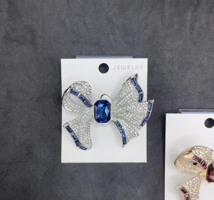 Luxury Crystal Bow Brooch – Elegant Palace Style Pin for a Royal Look