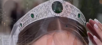 Royal Emerald Queen Tiara – Luxurious Wedding Crown with Green Crystals