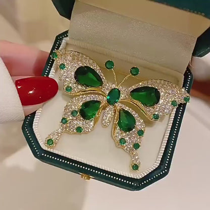 Elegant Emerald Butterfly Brooch – Luxury Crystal Pin