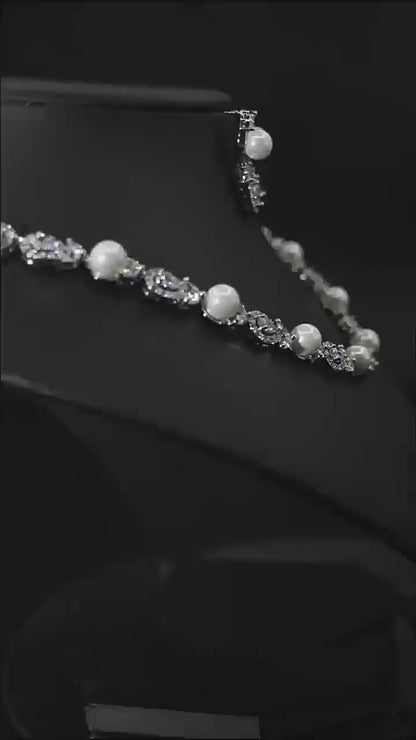 Royal Pearl & Emerald Jewelry Set – Elegant Necklace & Earrings for Women